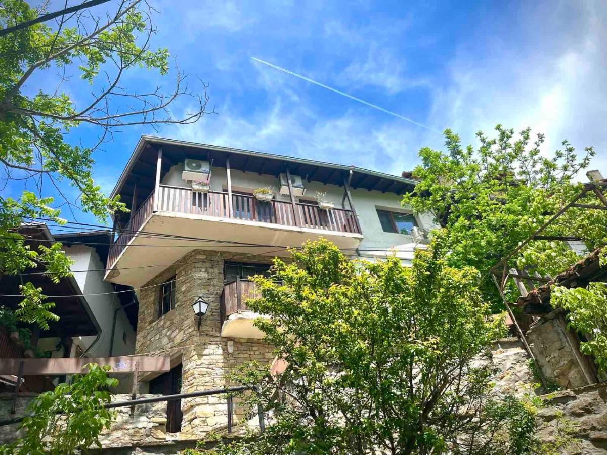 The Green Guest House Of Veliko Tarnovo-Amazing View, Top Location Exterior photo